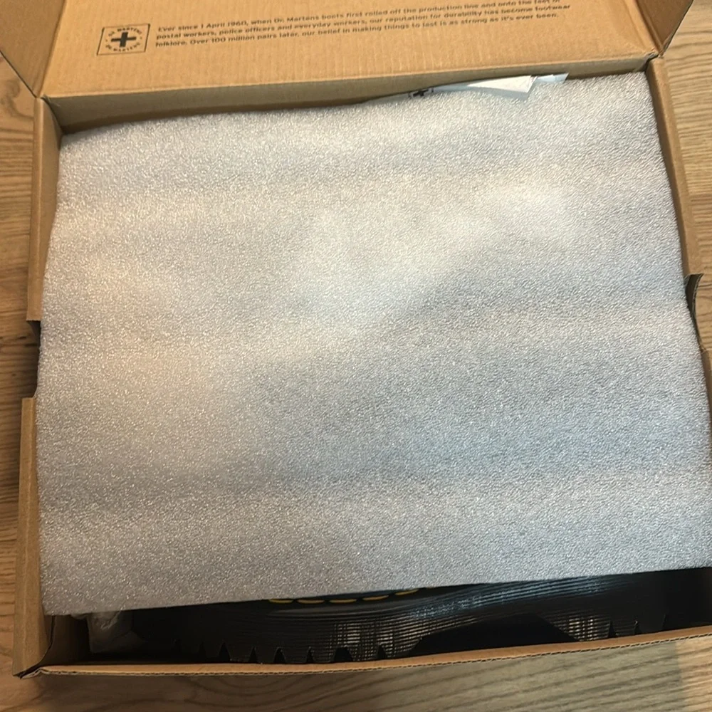 Doc Martens Zuma II boots - black, size 7. - Picture 3 of 11